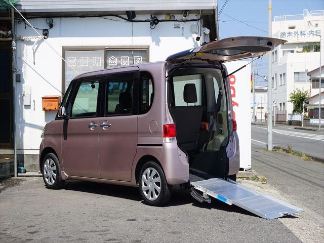 福祉車両スローパーリヤシート付