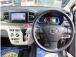 『1台』のお車に対して、3名体制で日々議論を重ね仕入れを行っております。