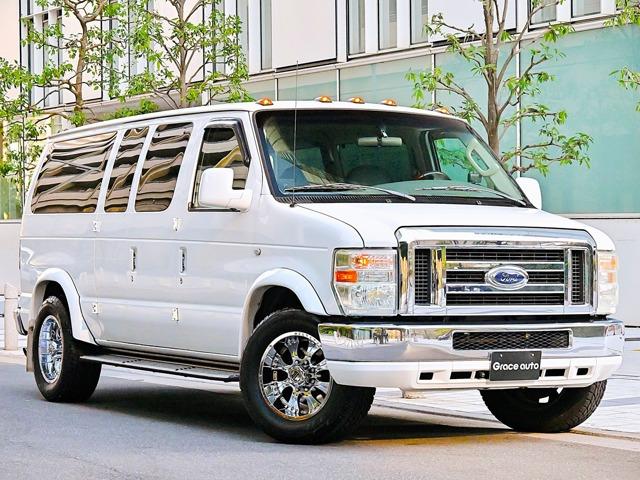 ご覧になって頂き、誠にありがとうございます。在庫車の保管場所やスタッフの人数の関係上、現車のご...