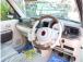 『1台』のお車に対して、3名体制で日々議論を重ね仕入れを行っております。