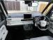 液晶ディスプレイが燃費や航続可能距離などを表示し、運転をサポートしてくれます。