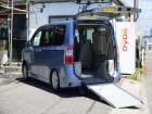 福祉車両GLセレクションクルマイスシヨウスロープ車いす1名