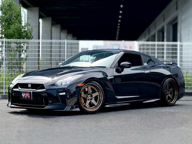 2017モデルGT-R35入庫致しました。仕入れ専門スタッフが厳しい目と経験で入庫致しました1...