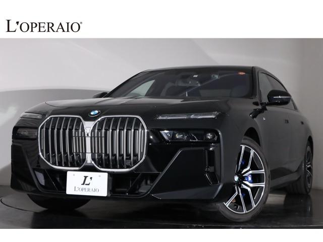 当車両はBMWの最 上 級ラグジュアリーカーに位置し、シートヒーター、ベンチレーターはもちろん...