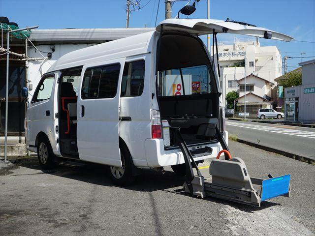 福祉車両チェアキャブリフター車いす2基、手すり、オートステップ、ストレッチャー10人乗り