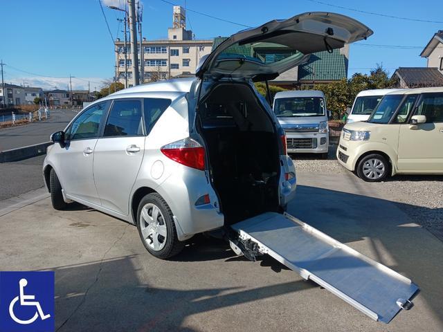 福祉車両 スローパー 電動固定式 後部座席付 他有♪ 福祉車両 スローパー 電動固定式 ナビ ...