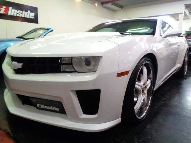 ホワイトカラーZL1仕様エアロ3.6V6エンジン2本出しマフラーローダウンブレンボキャリパース...