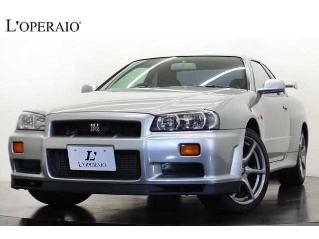 弊社のお客様よりお譲りいただいたお車でございます。こちらのお客様は歴代のGT-Rを数多く所有さ...