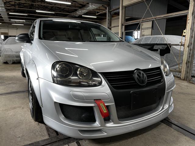 ゴルフをベースに大きなトランクルームを持つコンパクトセダン、「ジェッタ(JETTA)」が入庫い...